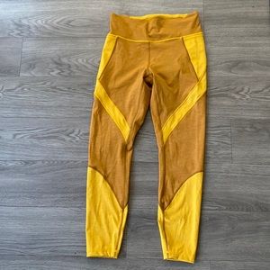 lululemon color-blocked Wunder Under